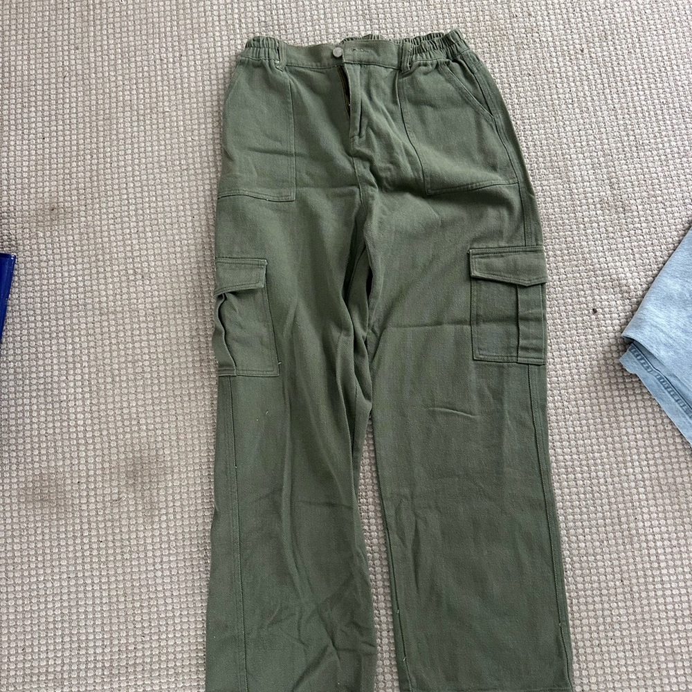 Women’s Green Cargo Pants